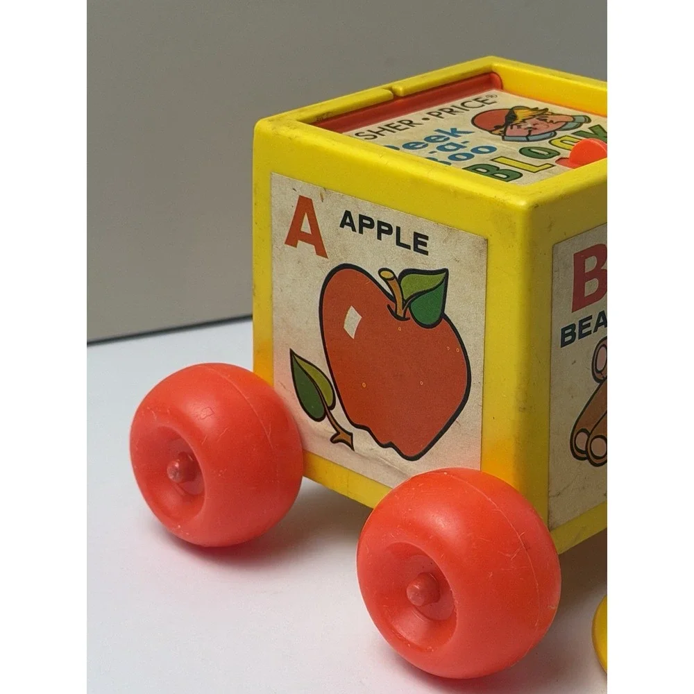 1970 Fisher Price Peek-a-Boo Block Squeeze Bulb Baby Pull Toy 760
